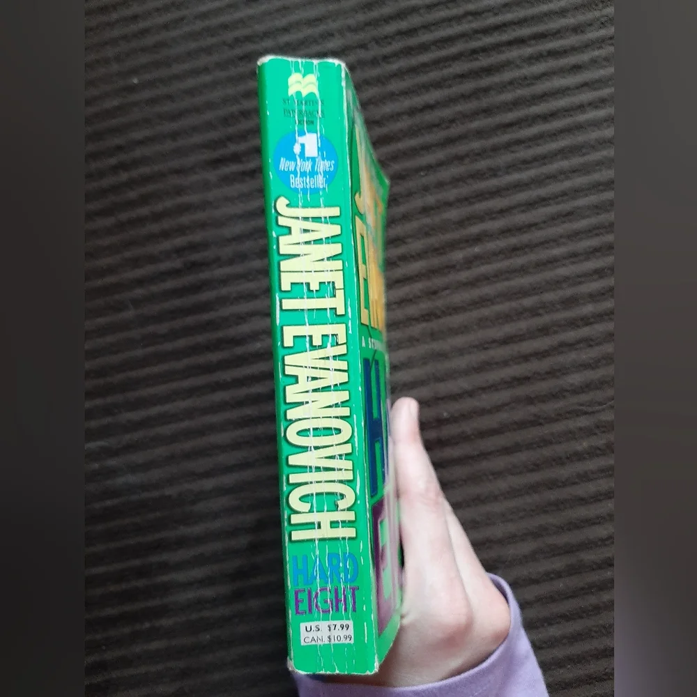 Janet Evanovich Hard Eight paperback
